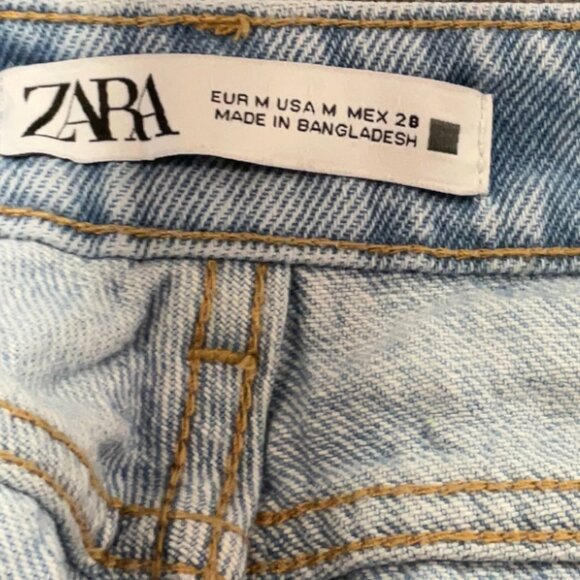 Zara Denim Shorts Zara Size M Denim shorts - Picture 2 of 3